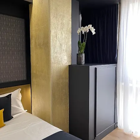 Plebiscito Boutique Νάπολη